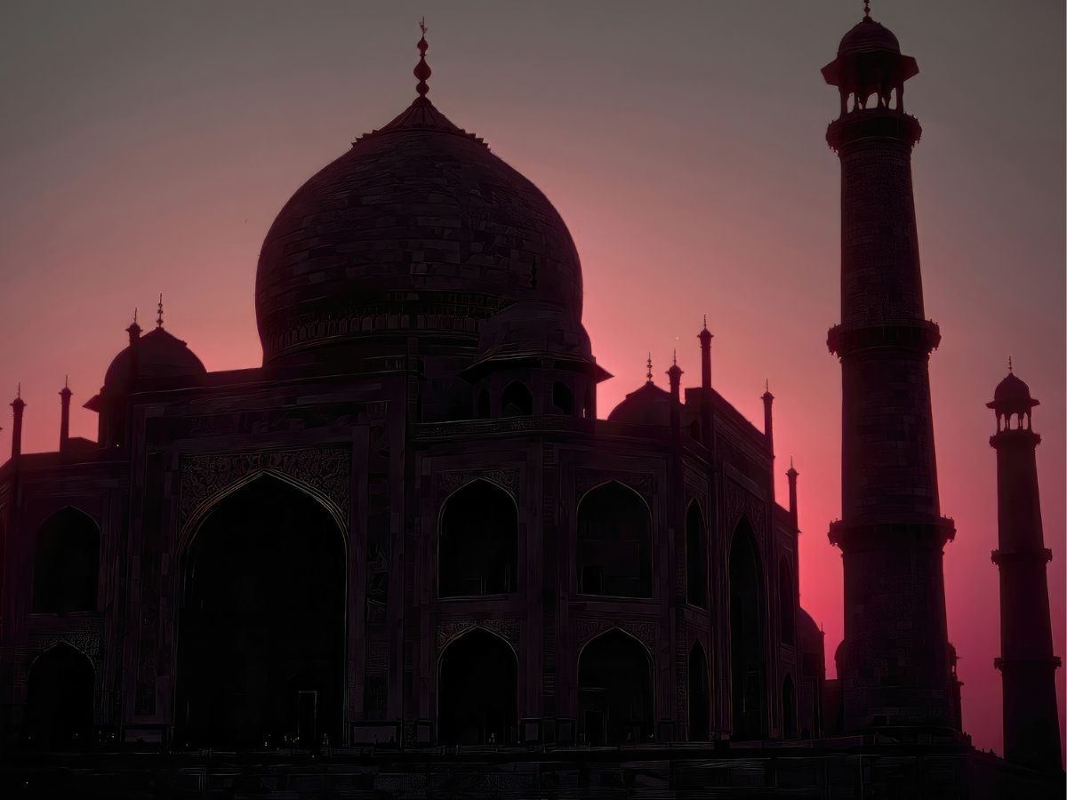 रात को अंधेरे में डूबा रहता है ताज महल, क्यों नहीं है लाइट जलाने की इजाजत? जानें इसके पीछे का असली राज़ - Photo Gallery