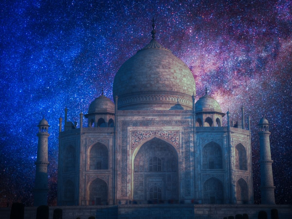 रात को अंधेरे में डूबा रहता है ताज महल, क्यों नहीं है लाइट जलाने की इजाजत? जानें इसके पीछे का असली राज़ - Photo Gallery