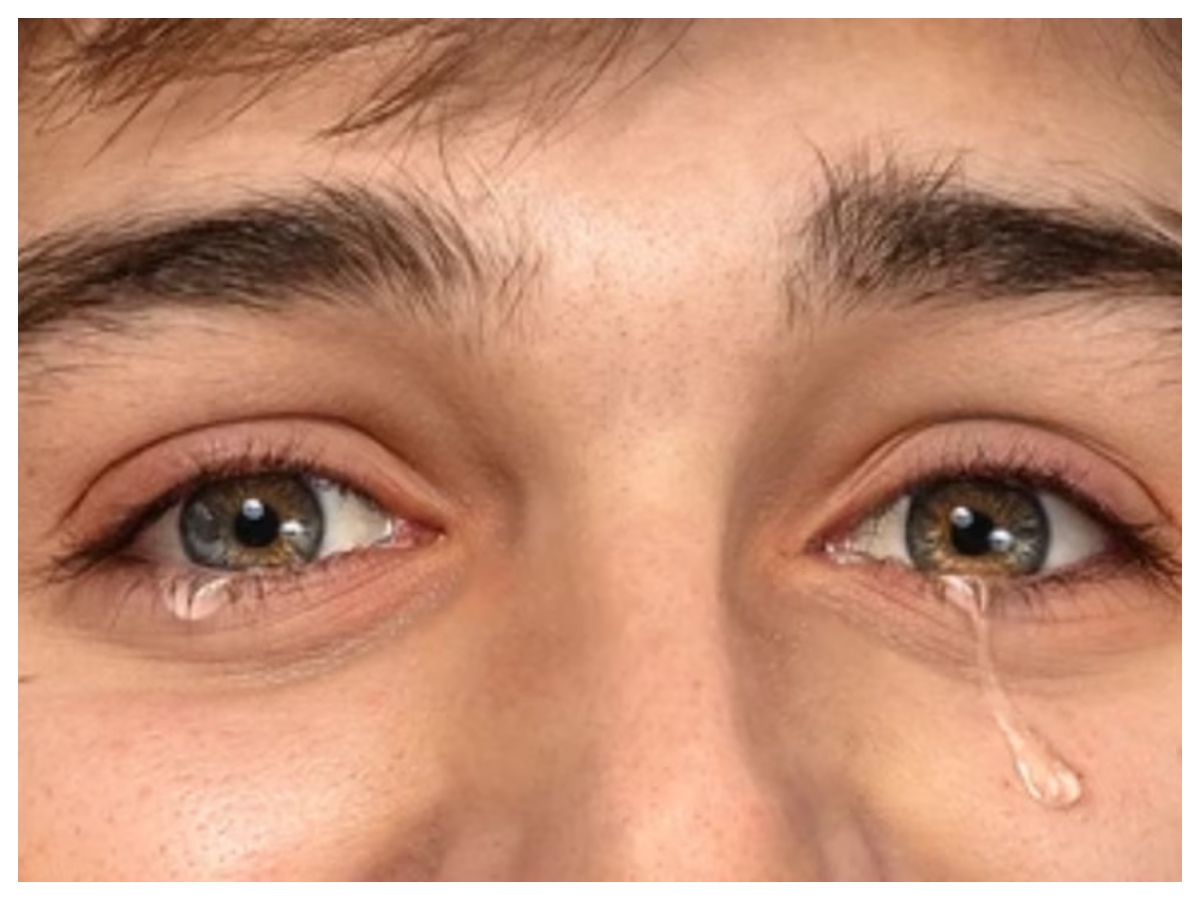 emotional tears: क्यों आते हैं आंसू? जानिए इमोशंस और रोने के पीछे का विज्ञान - Photo Gallery