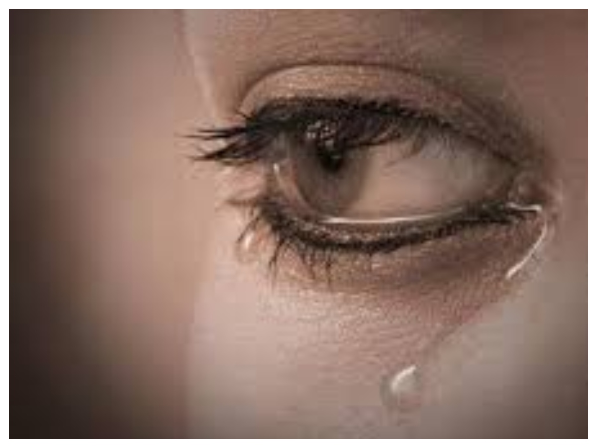 emotional tears: क्यों आते हैं आंसू? जानिए इमोशंस और रोने के पीछे का विज्ञान - Photo Gallery