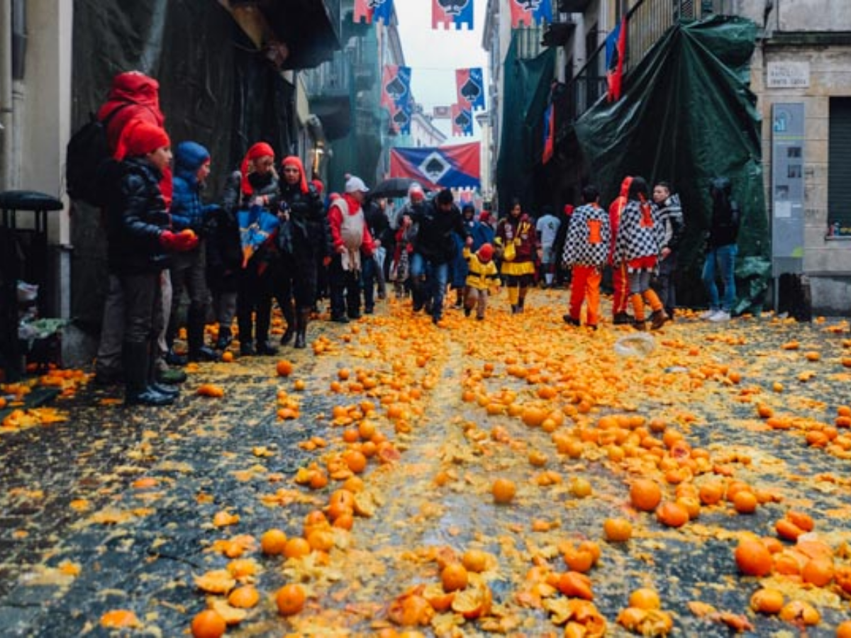 The Battle of the Oranges - Photo Gallery