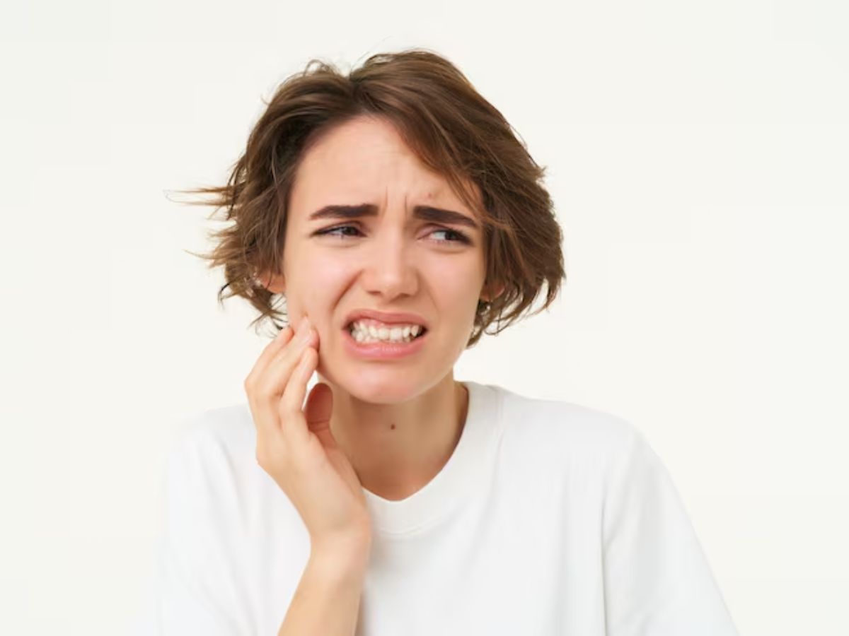 Alert! रोज कर रहे ये गलती तो हो जाएं सावधान, सूज जाएंगे मसुड़े, दर्द से रातें कटना होगा मुश्किल - Photo Gallery