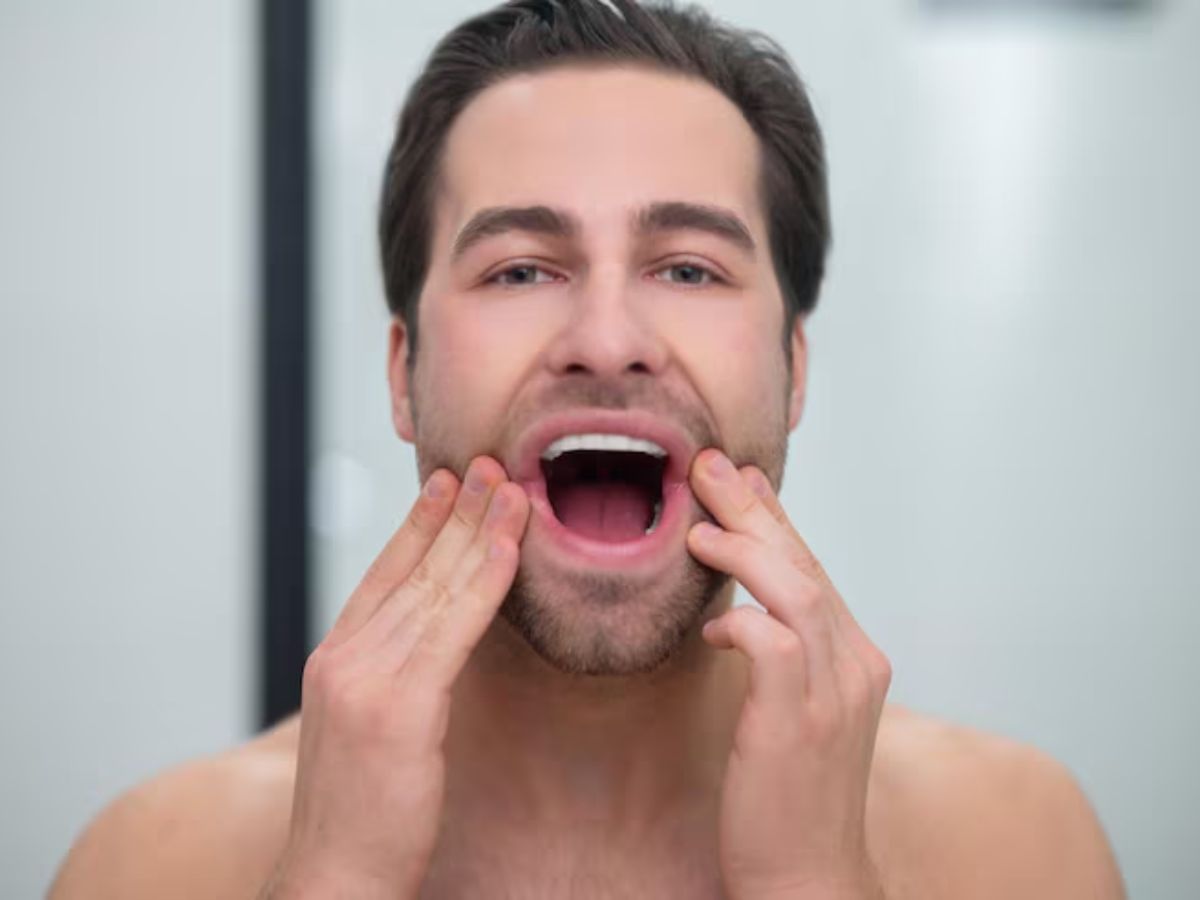 Alert! रोज कर रहे ये गलती तो हो जाएं सावधान, सूज जाएंगे मसुड़े, दर्द से रातें कटना होगा मुश्किल - Photo Gallery