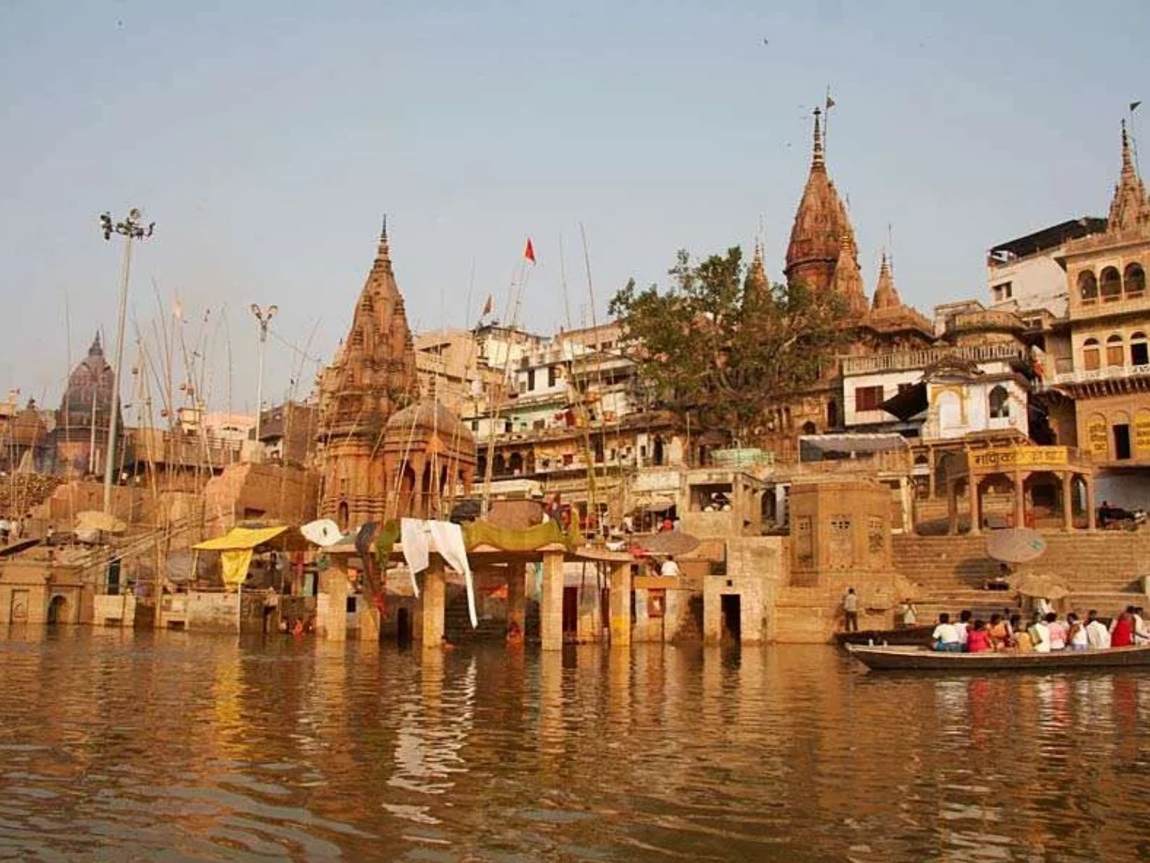 चैत्र नवरात्रि में काशी क्यों बन जाती है सबसे शक्तिशाली? जानिए इसके पीछे का आध्यात्मिक रहस्य - Photo Gallery