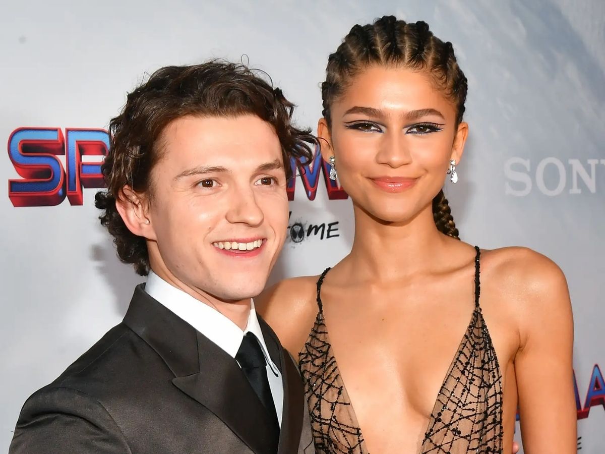 Zendaya Tom Wedding: क्या हॉलीवुड का सबसे प्यारा कपल बन चुका है पति-पत्नी? लॉ रोच ने दिया बड़ा संकेत - Photo Gallery