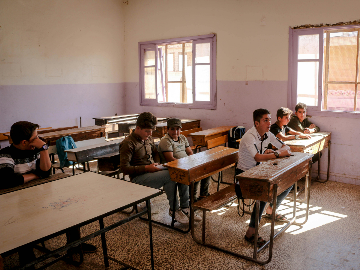 दिल्ली में निजी स्कूलों पर सख्ती, अब नहीं चलेगी ‘फिक्स दुकान’ की मजबूरी;  सख्त दिशानिर्देश जारी - Photo Gallery