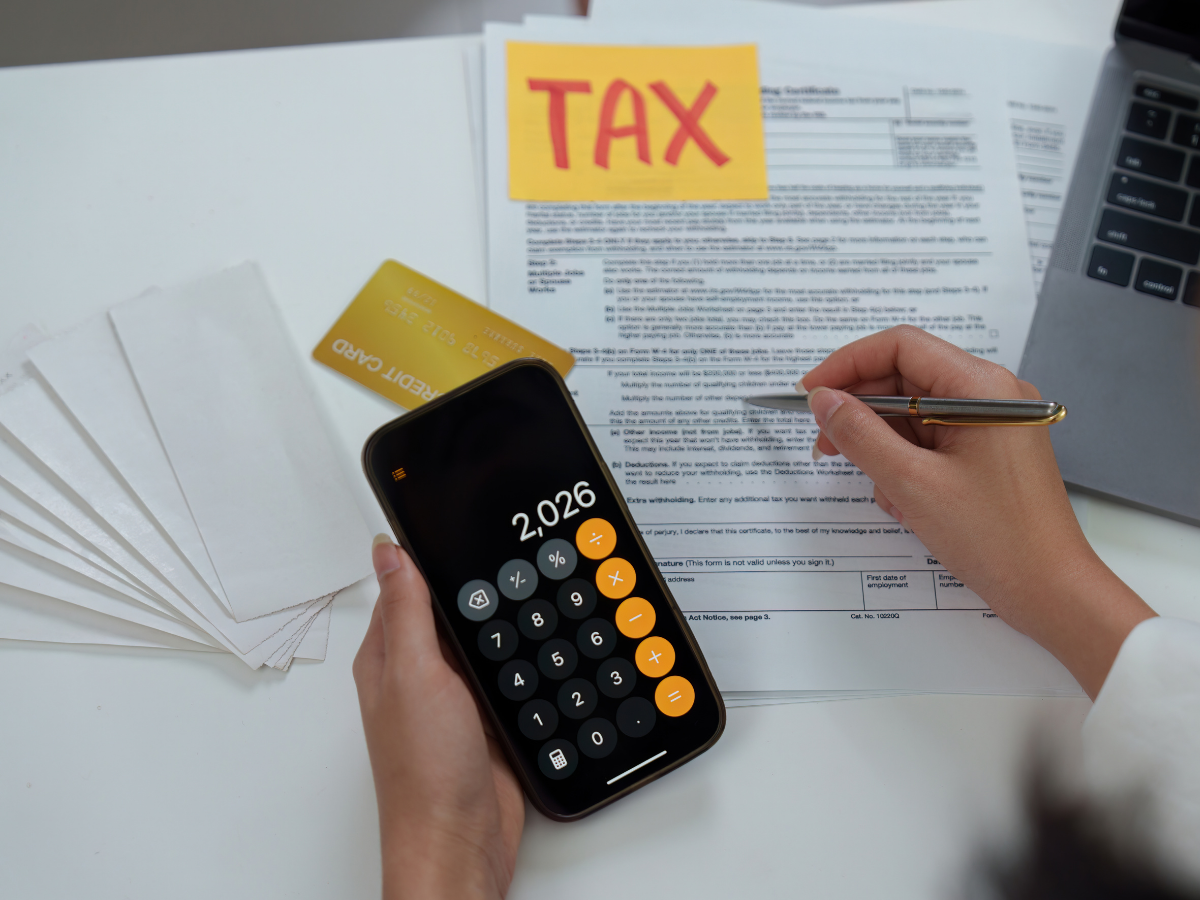 Income Tax Form 121: 1 अप्रैल से बड़ा बदलाव! 15G-15H खत्म, नया Form 121 आया - Photo Gallery