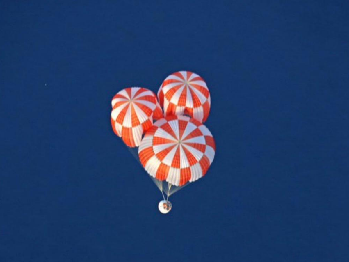 ISRO Gaganyaan Mission: चिनूक हेलीकॉप्टर से ड्रॉप, समंदर में लैंडिंग; ISRO का फुलप्रूफ प्लान तैयार - Photo Gallery