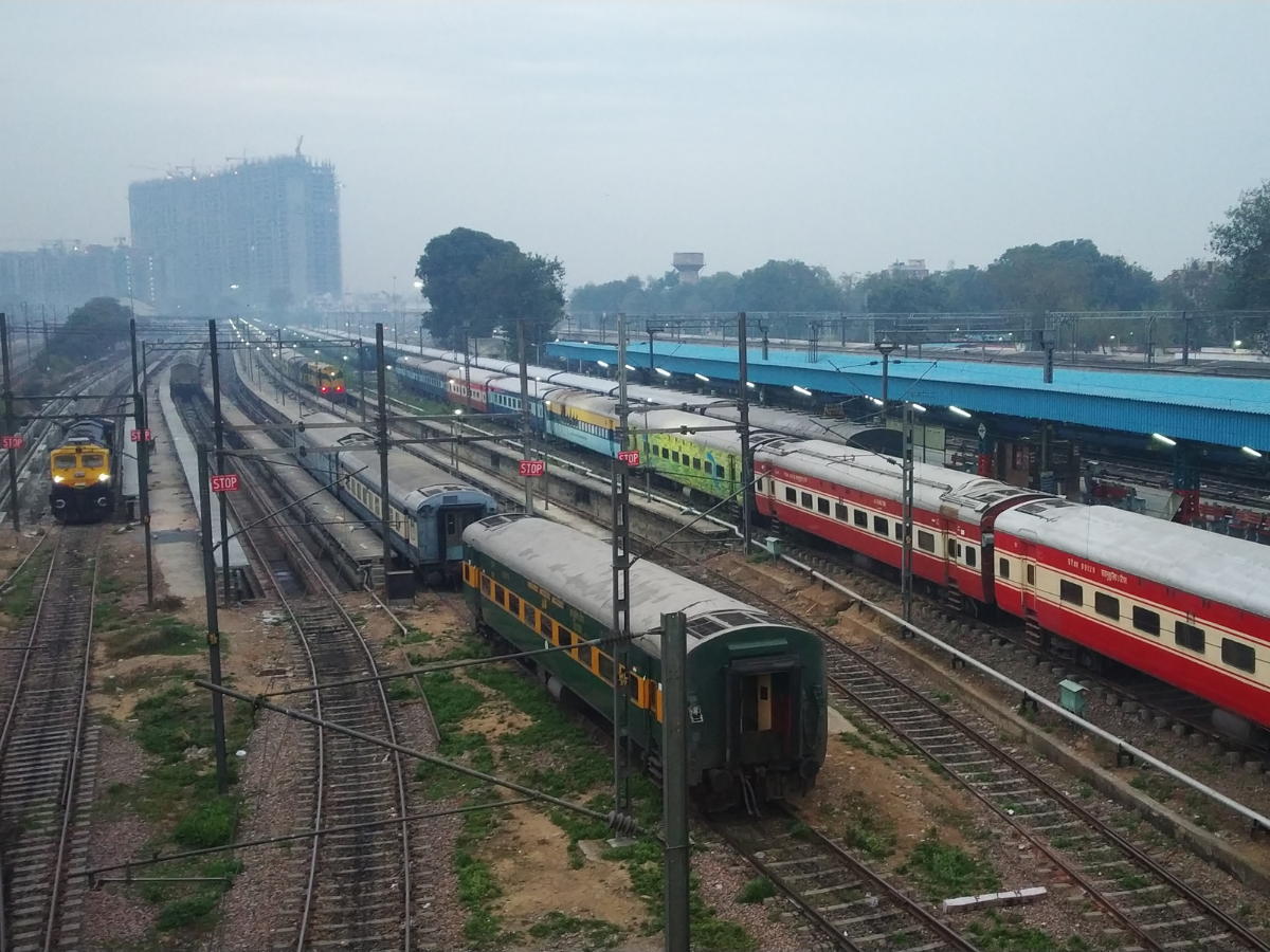 फर्जी टिकट पर रेलवे का बड़ा वार, रेल यात्रियों के लिए बड़ा बदलाव! टिकट जांच में आएगा हाईटेक सिस्टम - Photo Gallery