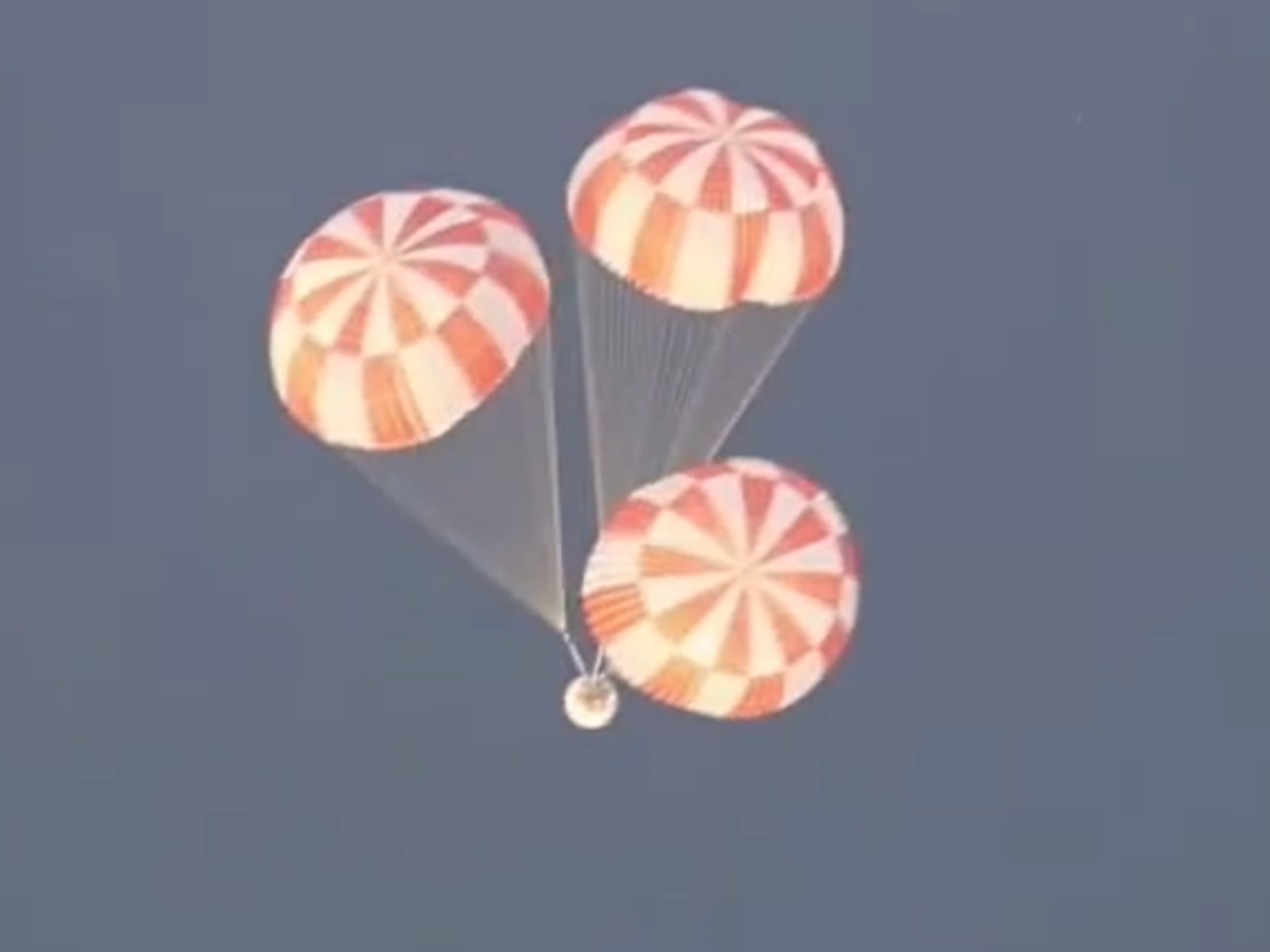 ISRO Gaganyaan Mission: चिनूक हेलीकॉप्टर से ड्रॉप, समंदर में लैंडिंग; ISRO का फुलप्रूफ प्लान तैयार - Photo Gallery