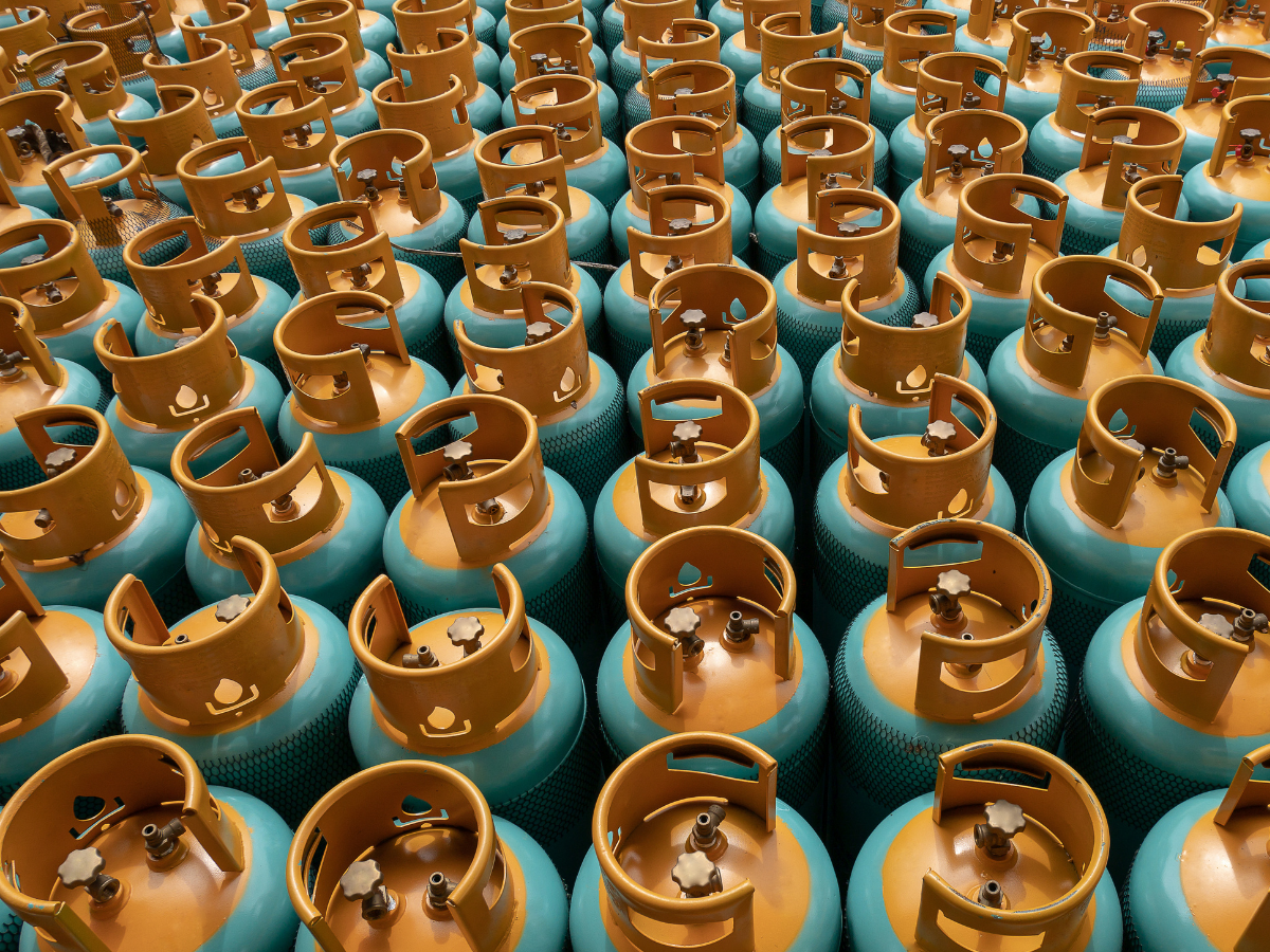 LPG Booking Scam Alert: फर्जी वेबसाइट्स बनाकर लोगों के साथ हो रही ठगी; जानें कैसे करें बचाव? - Photo Gallery