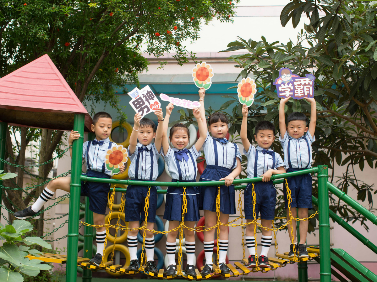 दिल्ली में निजी स्कूलों पर सख्ती, अब नहीं चलेगी ‘फिक्स दुकान’ की मजबूरी;  सख्त दिशानिर्देश जारी - Photo Gallery