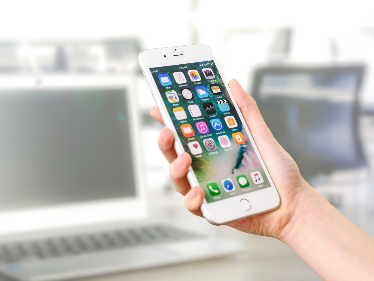 क्या सच में WhatsApp पढ़ता है चैट? सामने आया बड़ा विवाद; एलन मस्क के बयान से मची सनसनी - Photo Gallery