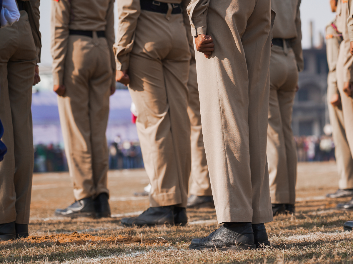 यूपी का ये गांव बना घोस्ट विलेज, पुलिस के डर से पुरुषों का पलायन; सिर्फ बुजुर्ग और महिलाएं बची - Photo Gallery