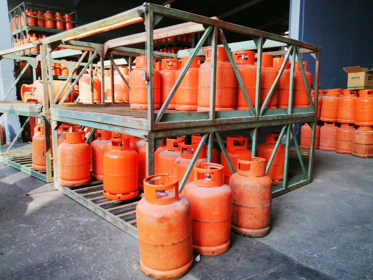 LPG Booking Scam Alert: फर्जी वेबसाइट्स बनाकर लोगों के साथ हो रही ठगी; जानें कैसे करें बचाव? - Photo Gallery