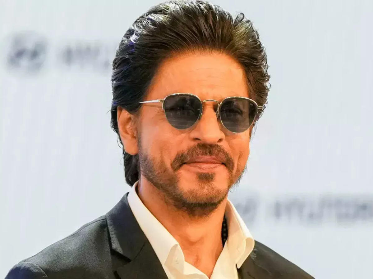 Shah Rukh Khan Car Collection: Mercedes-Benz V-Class बनी नई पहचान! किंग खान की लग्ज़री कार लिस्ट हुई लंबी - Photo Gallery