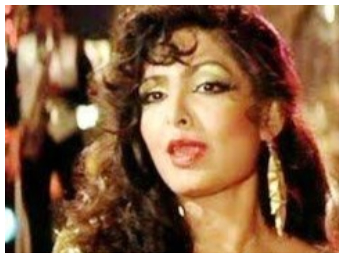 Asha Bhosle songs: ‘पिया तू अब तो आजा’ से ‘दम मारो दम’ तक, आशा भोसले के 10 आइकॉनिक गाने - Photo Gallery