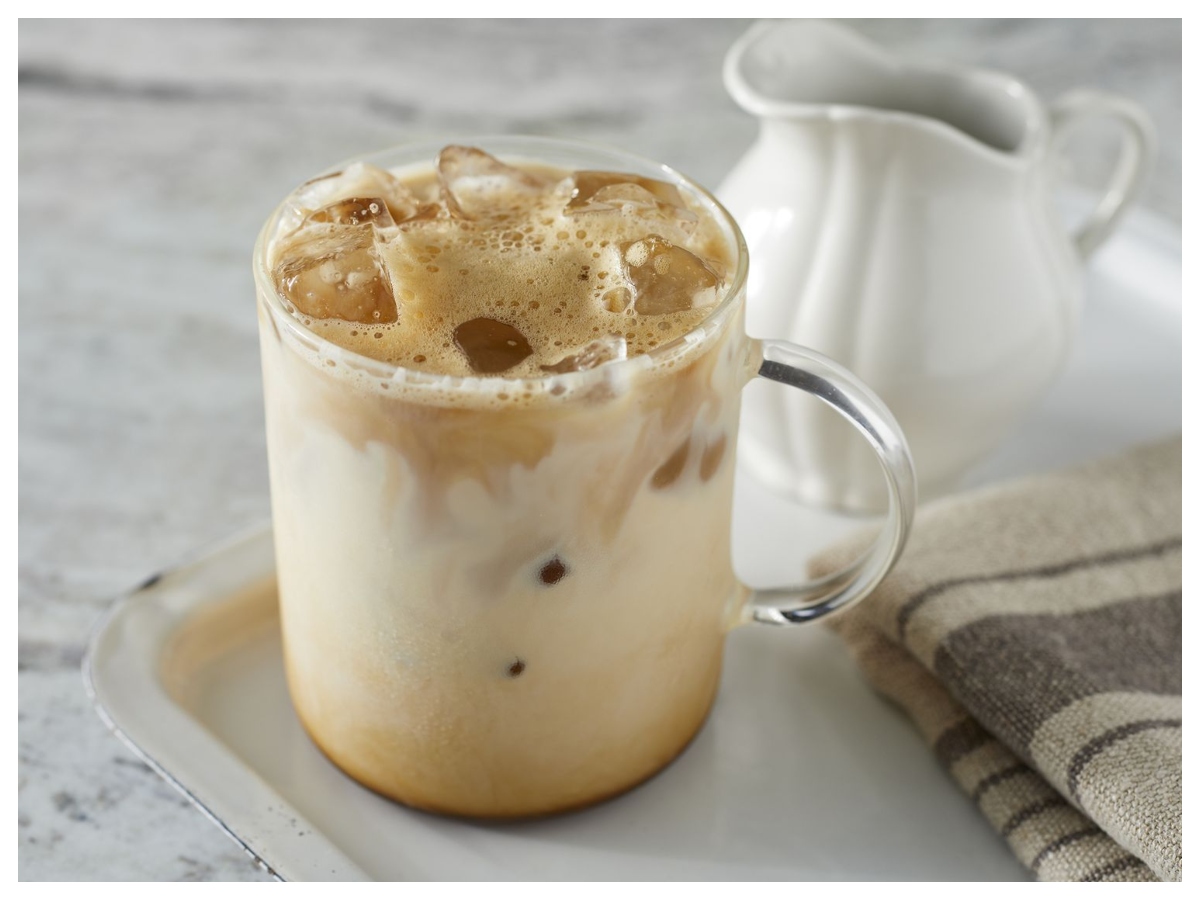 Summer Drinks: गर्मियों में कोल्ड या हॉट कौन सी कॉफी रखेगी आपको फिट और फ्रेश? जानिए हेल्थ के लिए क्या है बेहतर - Photo Gallery