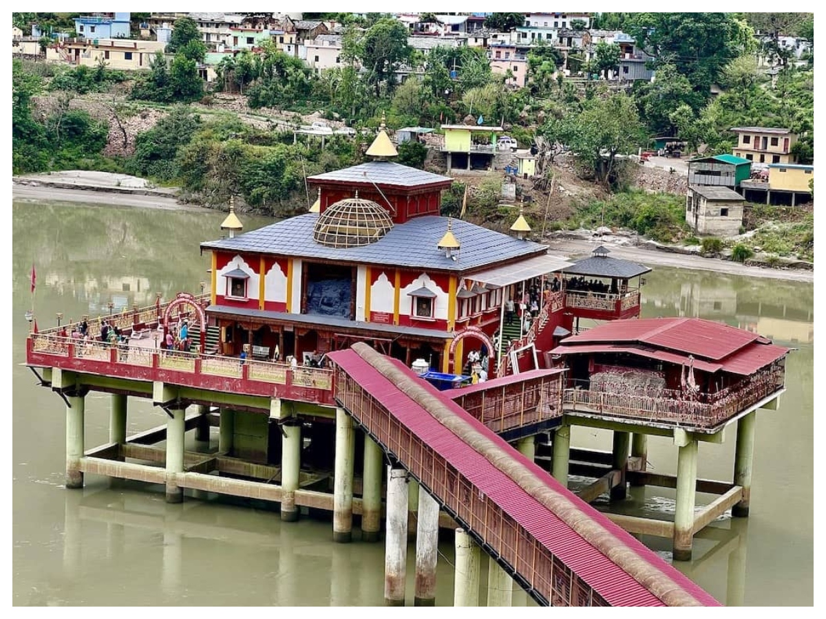 Dhari Devi temple: उत्तराखंड में स्थित इस शक्तिपीठ का चमत्कार, दिन में तीन बार बदलता है देवी की मूर्ति का स्वरूप - Photo Gallery