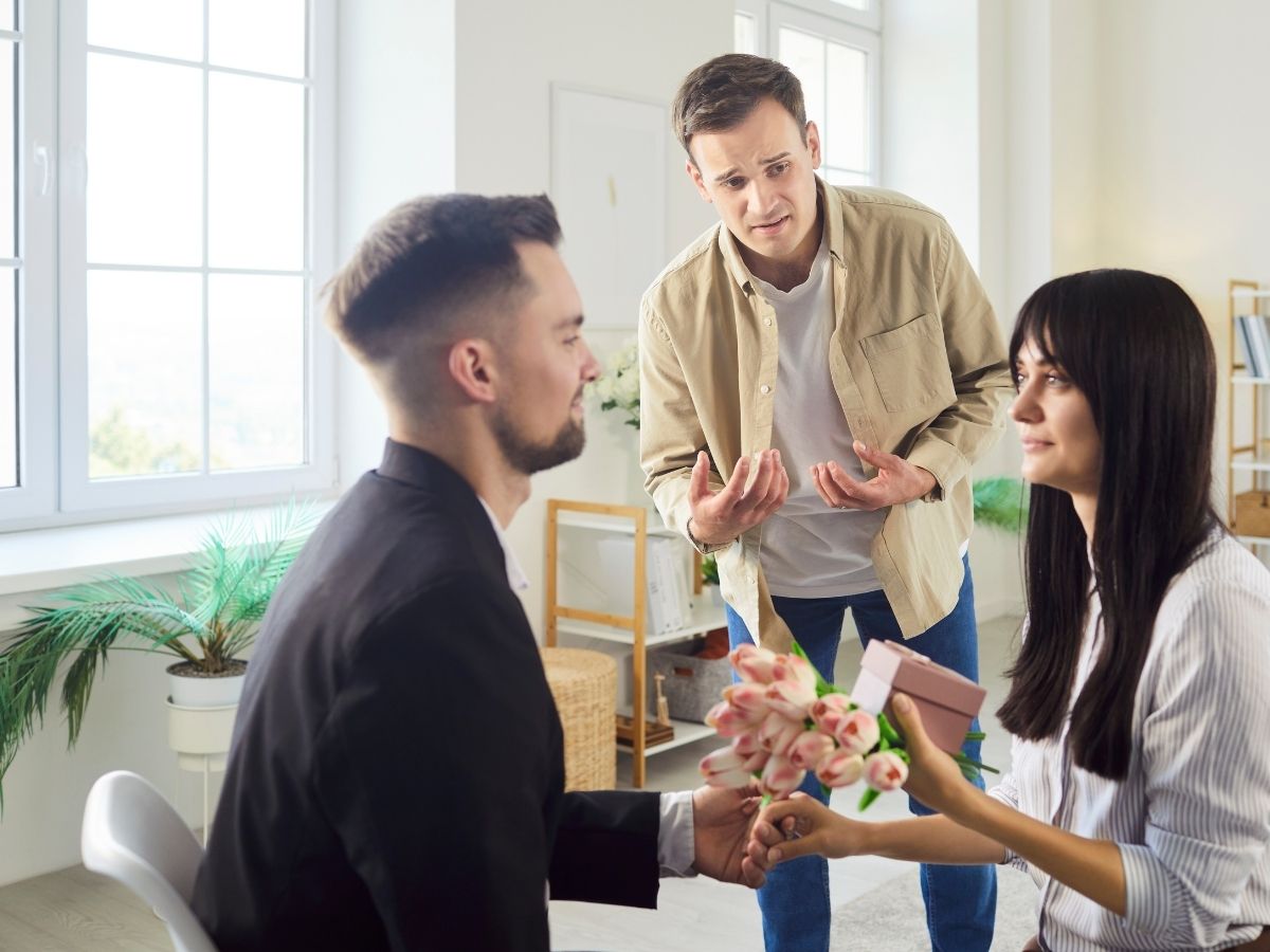 शादीशुदा जिंदगी पर संकट? एक्स्ट्रा मैरिटल डेटिंग के बढ़ते ट्रेंड ने बढ़ाई चिंता; सामने आई हैरान करने वाली रिपोर्ट - Photo Gallery