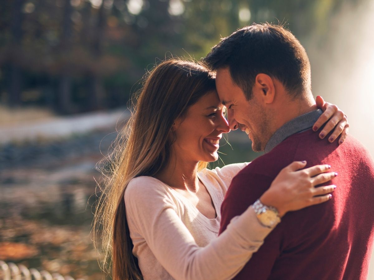 First Time Intimacy Mistakes: पहली बार इंटिमेसी में न करें ये गलतियां, वरना रिश्ते पर पड़ सकता है बुरा असर - Photo Gallery