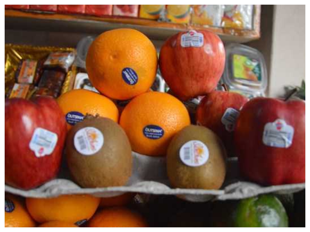 Sticker fruits: भूलकर भी न खाएं स्टिकर वाले फल, शरीर में पहुंचा रहे हैं खतरनाक केमिकल…जानिए कैसे करें बचाव - Photo Gallery