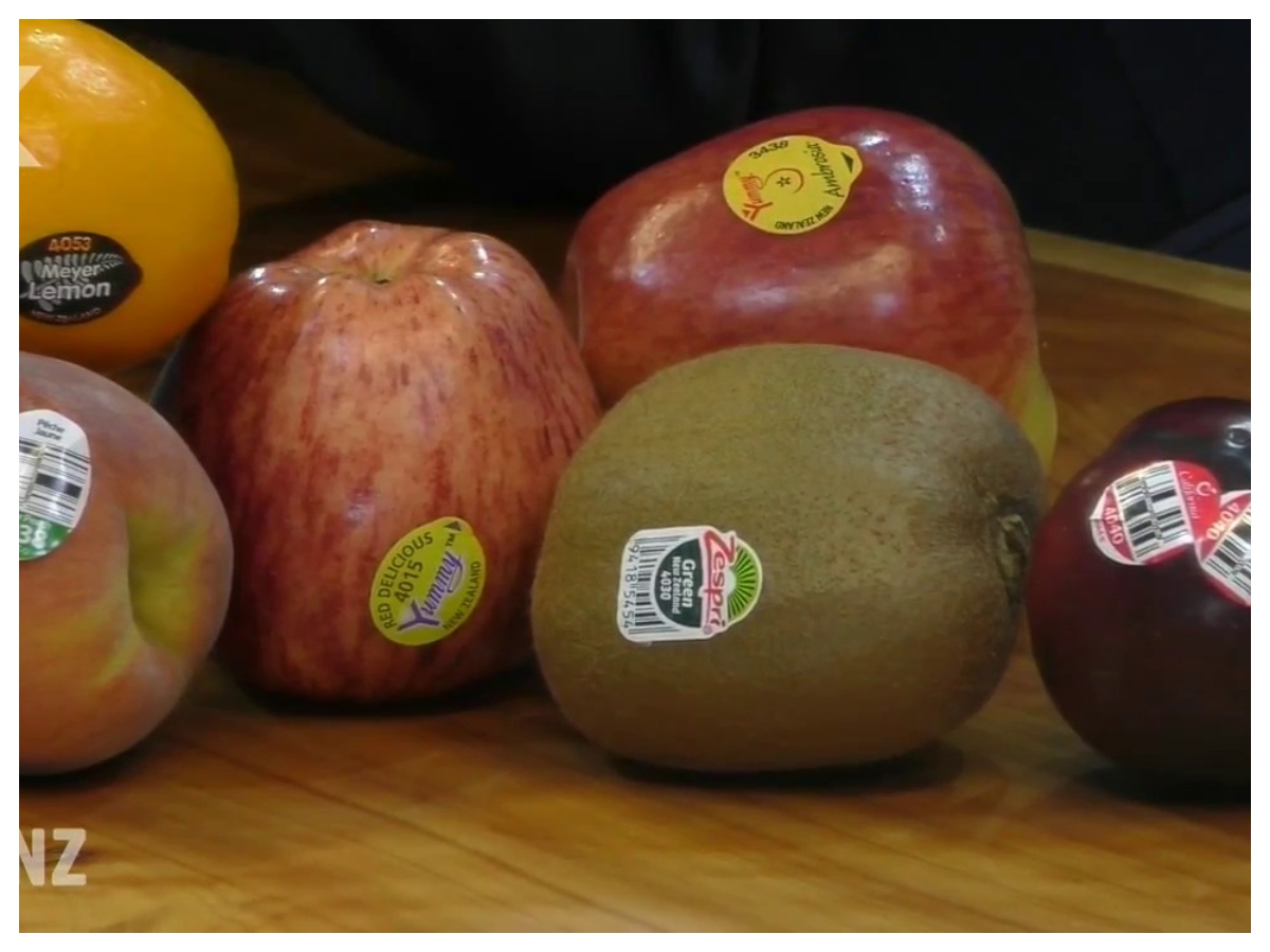 Sticker fruits: भूलकर भी न खाएं स्टिकर वाले फल, शरीर में पहुंचा रहे हैं खतरनाक केमिकल…जानिए कैसे करें बचाव - Photo Gallery