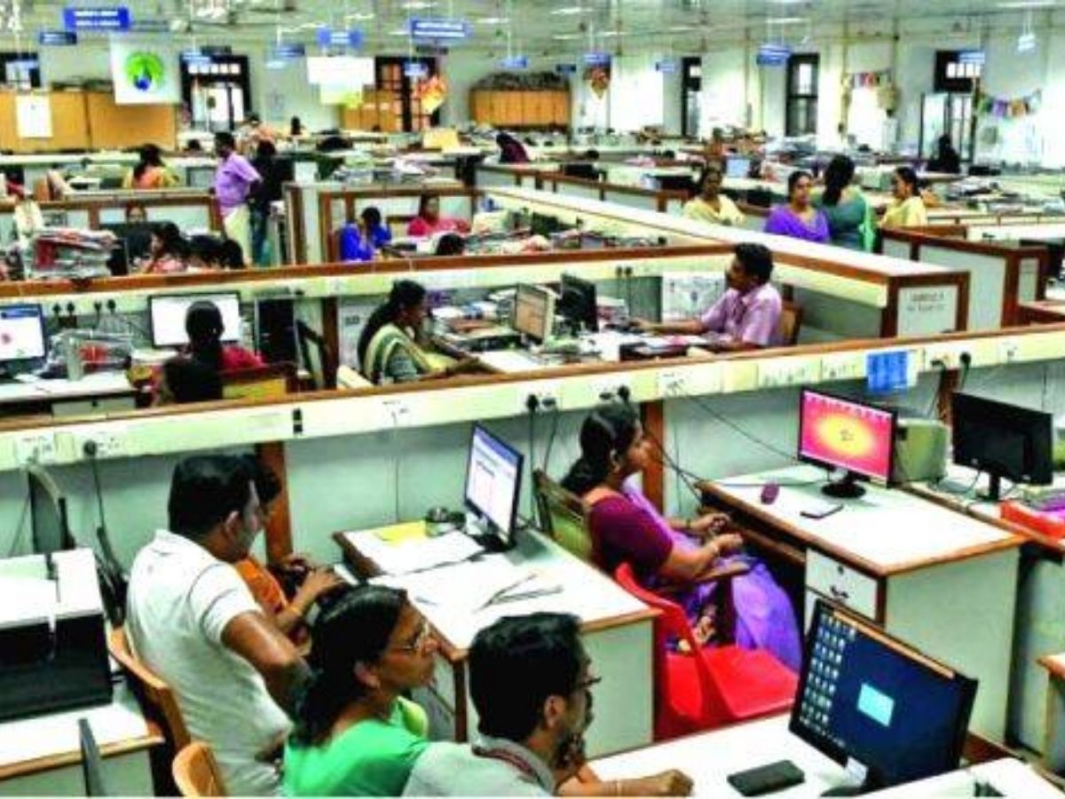 ड्यूटी से गायब सरकारी कर्मचारी! क्या जा सकती है नौकरी? जानिए नियम - Photo Gallery