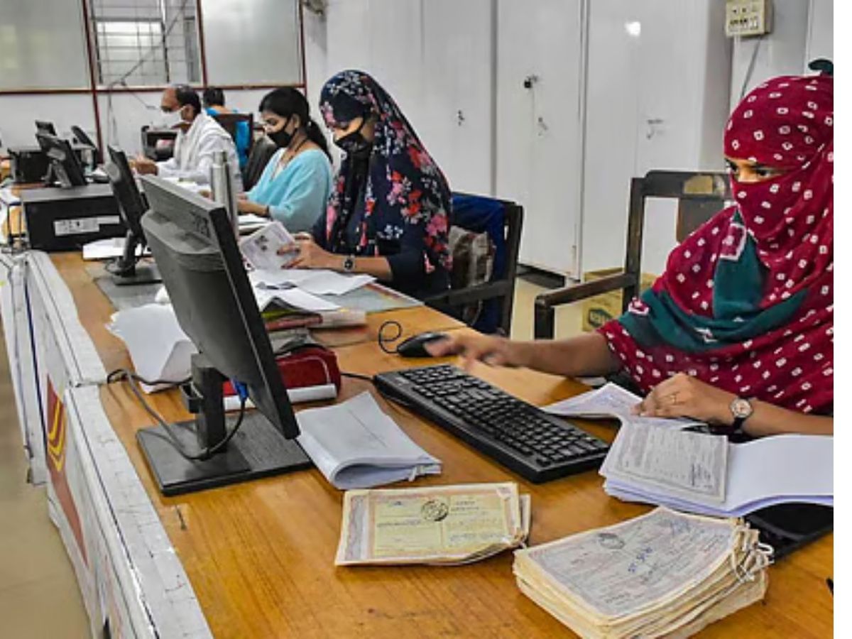 ड्यूटी से गायब सरकारी कर्मचारी! क्या जा सकती है नौकरी? जानिए नियम - Photo Gallery