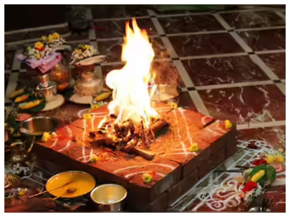 Meaning of Swaha: हवन करते समय “स्वाहा” बोलने की परंपरा क्यों है, जानिए  धार्मिक महत्व और रहस्य - Photo Gallery
