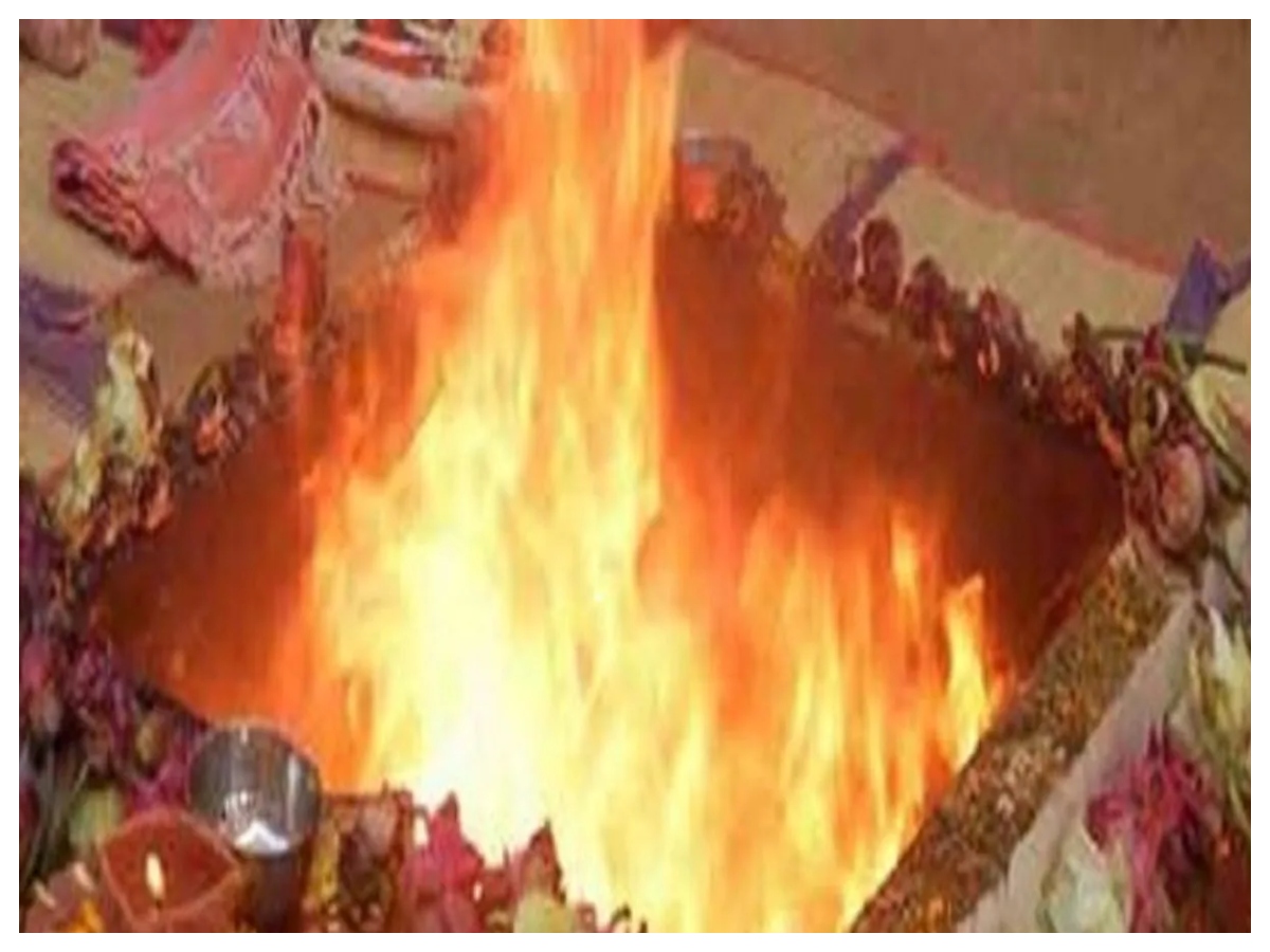 Meaning of Swaha: हवन करते समय “स्वाहा” बोलने की परंपरा क्यों है, जानिए  धार्मिक महत्व और रहस्य - Photo Gallery