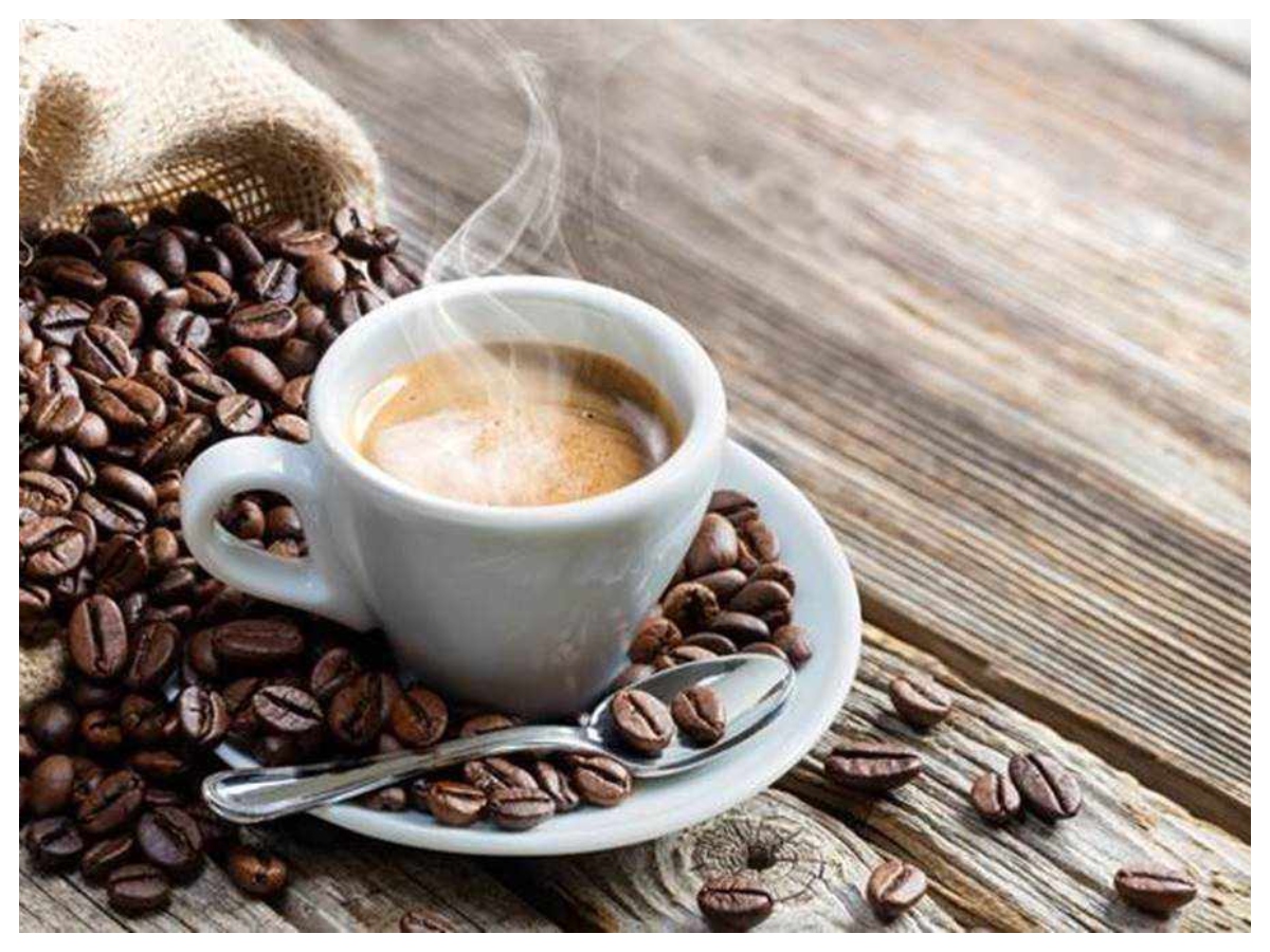Summer Drinks: गर्मियों में कोल्ड या हॉट कौन सी कॉफी रखेगी आपको फिट और फ्रेश? जानिए हेल्थ के लिए क्या है बेहतर - Photo Gallery