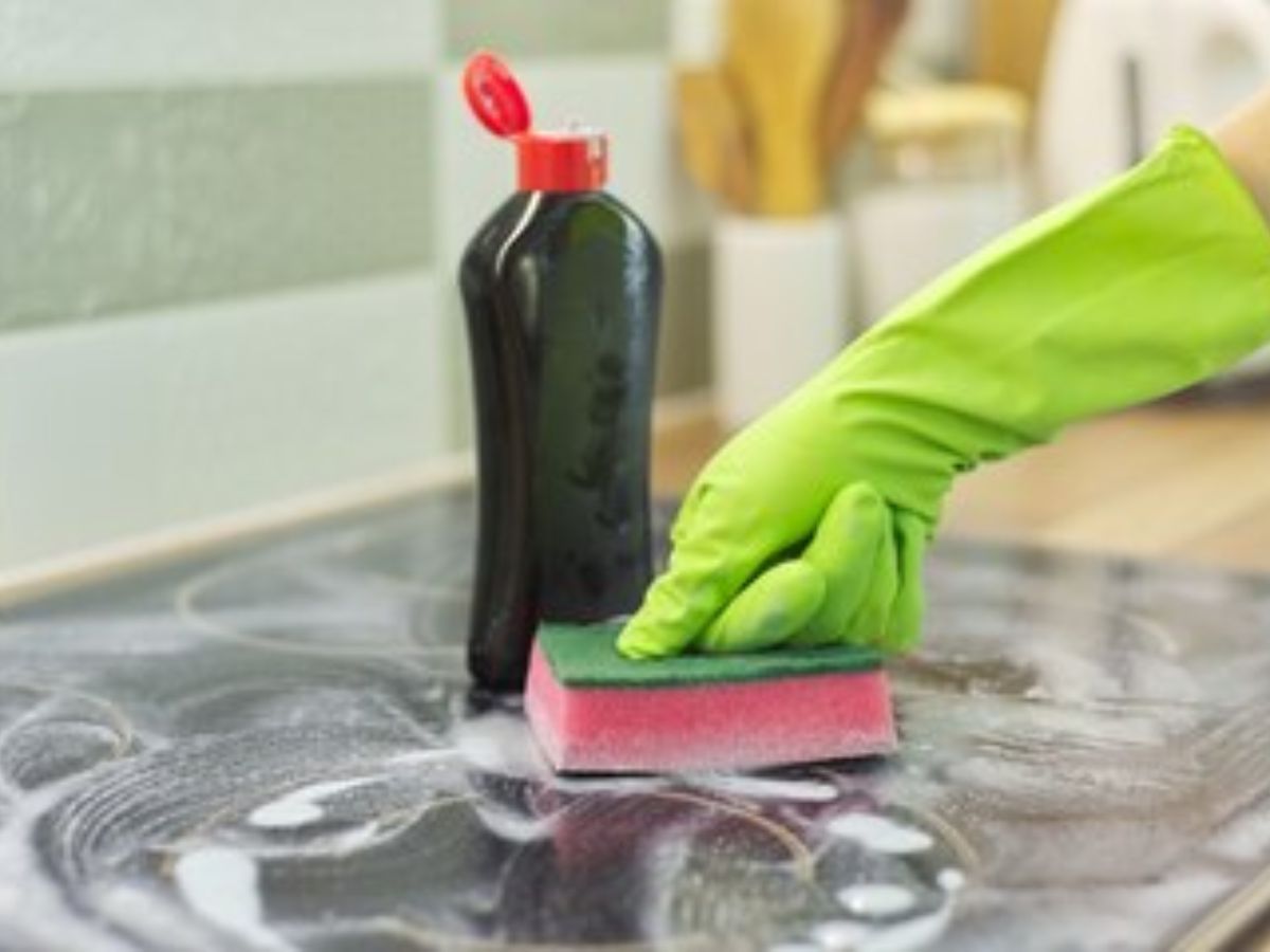 Induction Cleaning Tips: इंडक्शन चूल्हा साफ करते वक्त जरूर ध्यान दें ये बातें, वरना गरीबी में हो जाएगा आटा गीला - Photo Gallery