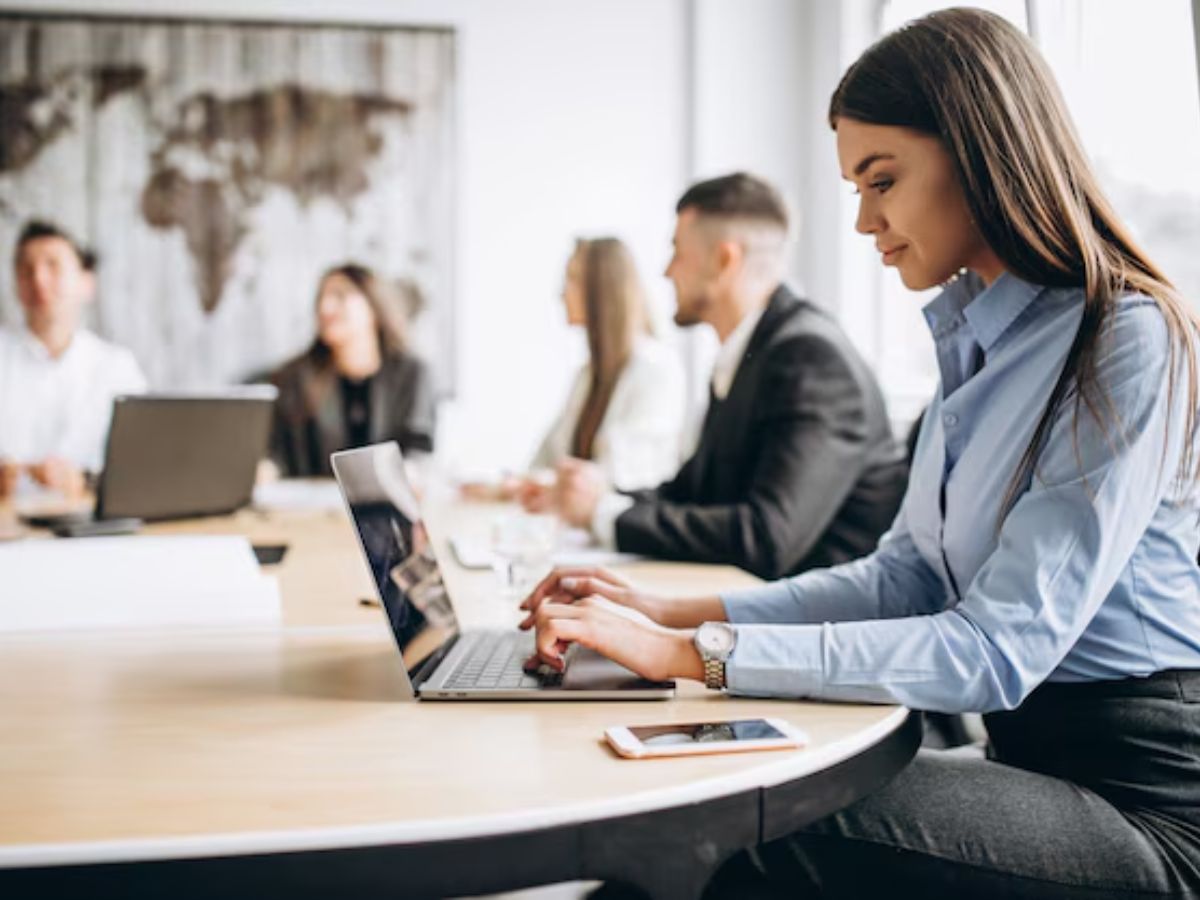 New Labour Code:  क्या सच में 1 साल नौकरी करने पर मिलेगी ग्रेच्युटी, जानें किन लोगों के लिए है ये नियम? - Photo Gallery