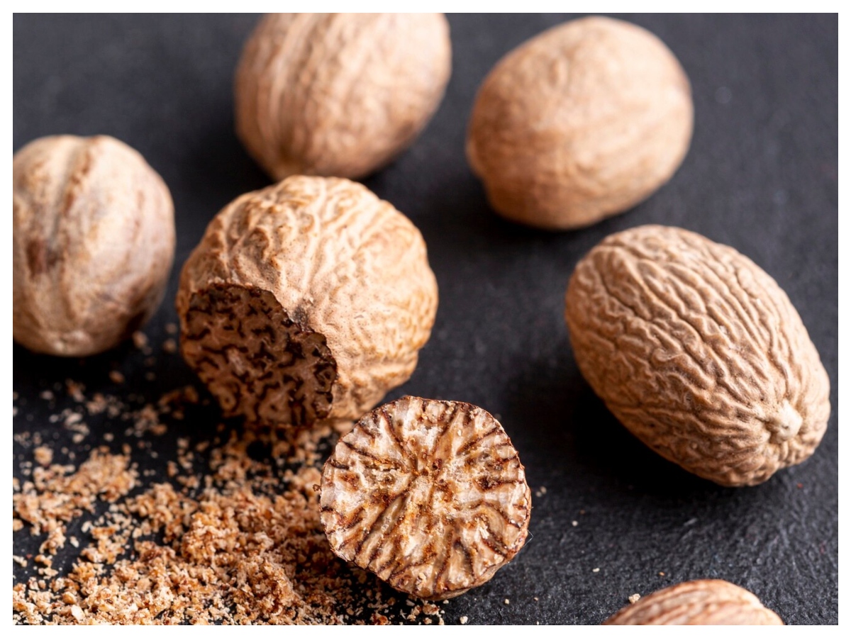 Nutmeg for kids:  क्या छोटे बच्चों को जायफल देना सुरक्षित है? जानिए सही मात्रा, फायदे और सावधानियां - Photo Gallery