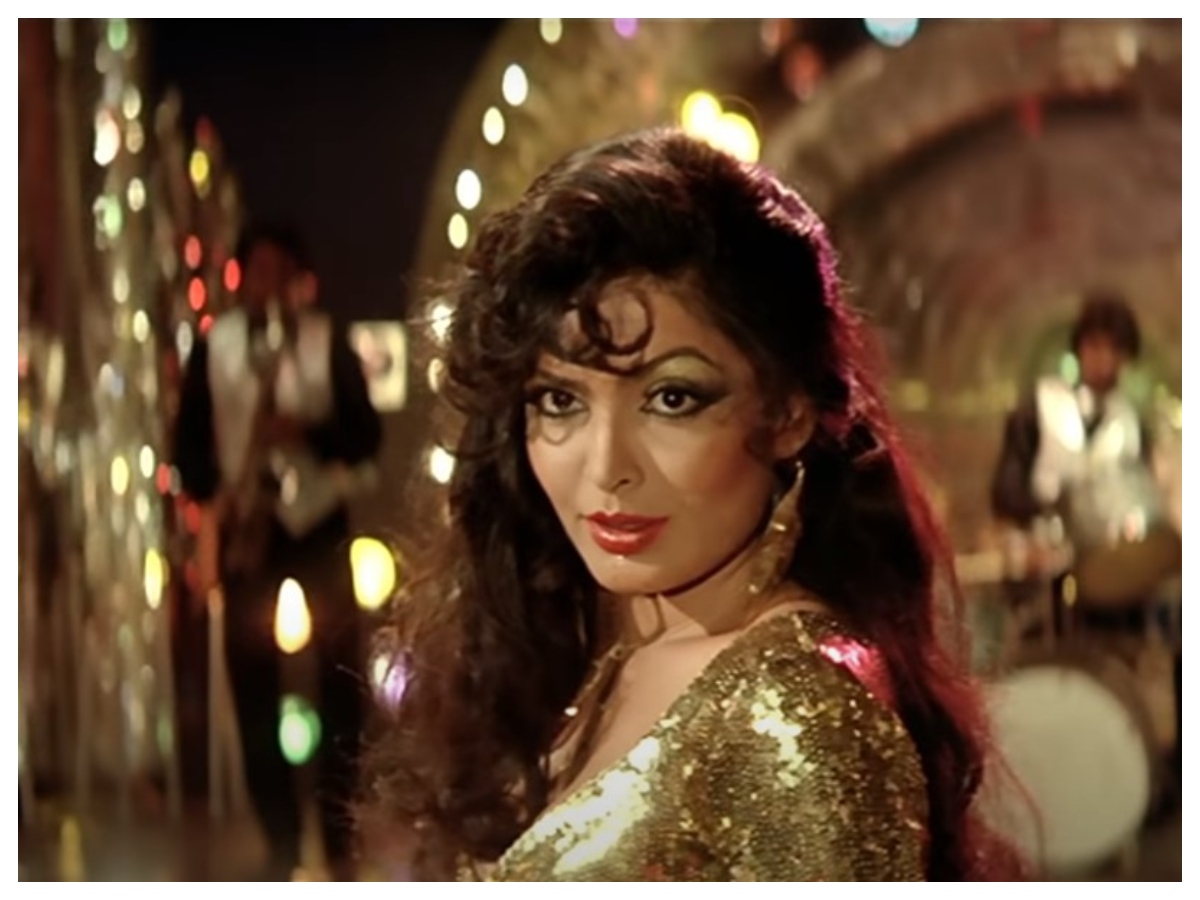 Parveen Babi : बिना कपड़ों के सड़क पर दौड़ी थीं बॉलीवुड की ये हसीना, घर में सड़ी हालत में मिली लाश, मौत बनी मिस्ट्री - Photo Gallery