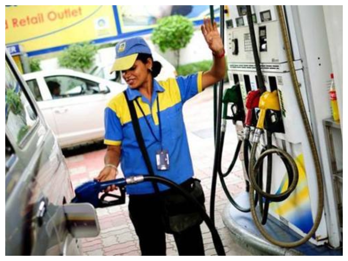 Petrol Diesel Rate: पेट्रोल-डीजल के दाम में बदलाव, कई शहरों में बढ़े रेट, जानिए आज का ताजा अपडेट - Photo Gallery