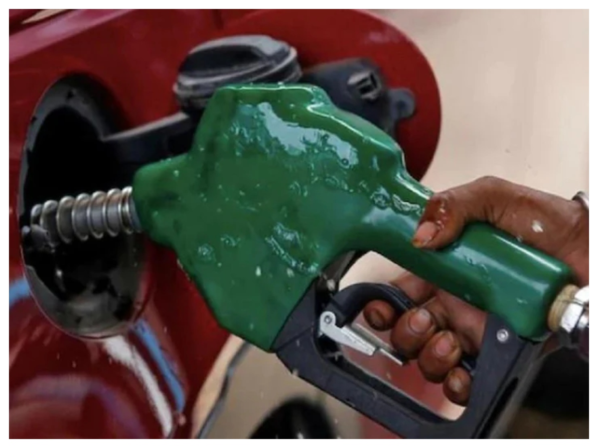 Petrol Diesel Rate: पेट्रोल-डीजल के दाम में बदलाव, कई शहरों में बढ़े रेट, जानिए आज का ताजा अपडेट - Photo Gallery