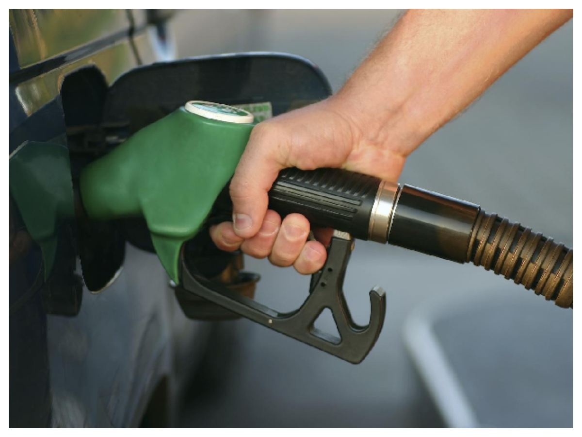 Petrol diesel price: अंतरराष्ट्रीय तनाव का असर, भारत में पेट्रोल-डीजल महंगे होने की आशंका, जानें ताजा रेट - Photo Gallery