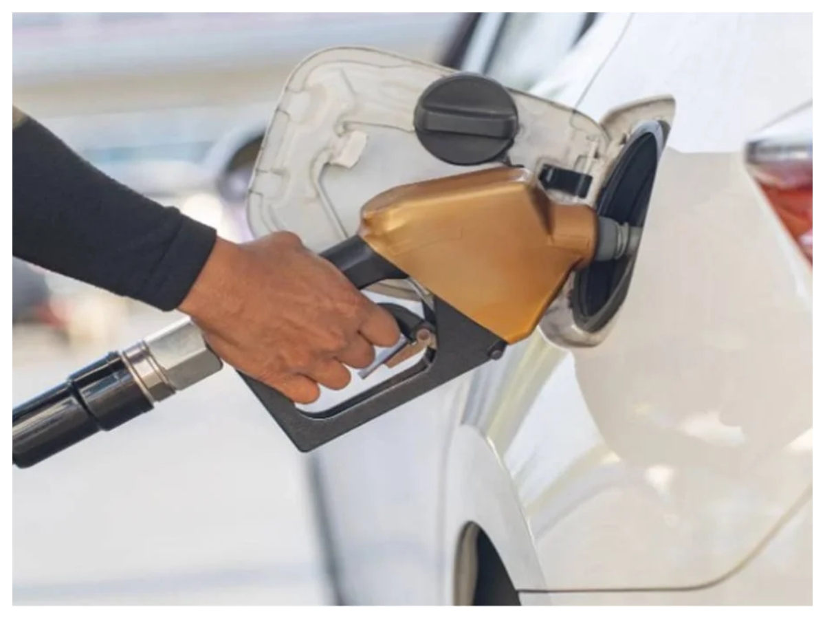 Petrol Diesel Rate: पेट्रोल-डीजल के दाम में बदलाव, कई शहरों में बढ़े रेट, जानिए आज का ताजा अपडेट - Photo Gallery