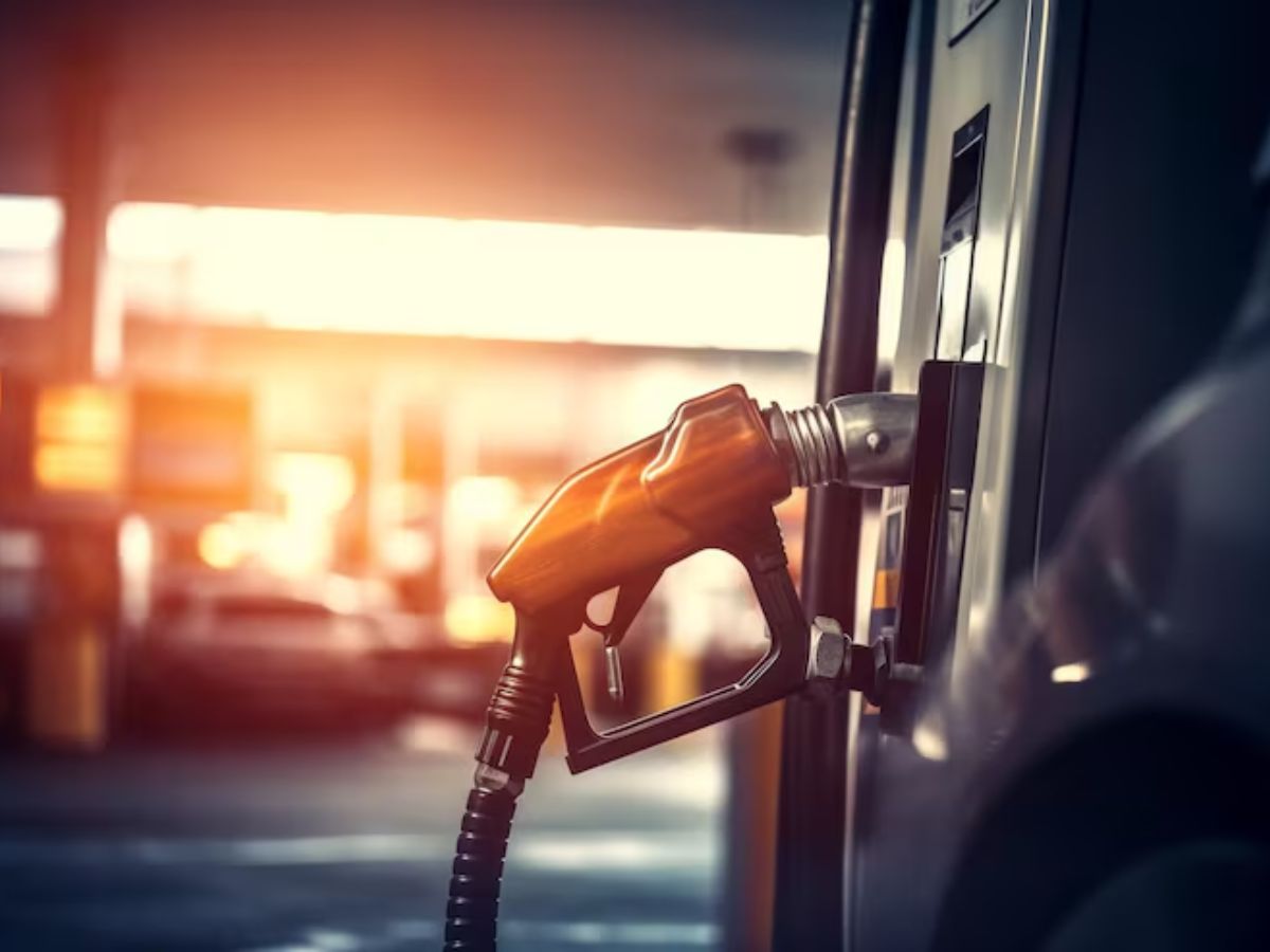 Petrol-Diesel Price Today 8 April 2026: आज 8 अप्रैल को कितने में मिल रहा है पेट्रोल और डीजल, जानें आज का ताजा रेट - Photo Gallery