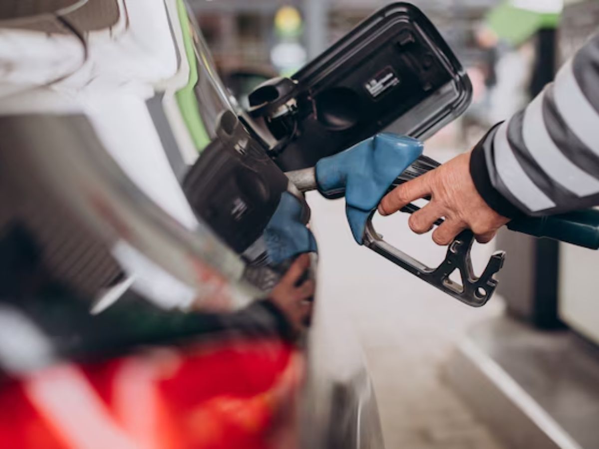 Petrol-Diesel Price Today 8 April 2026: आज 8 अप्रैल को कितने में मिल रहा है पेट्रोल और डीजल, जानें आज का ताजा रेट - Photo Gallery