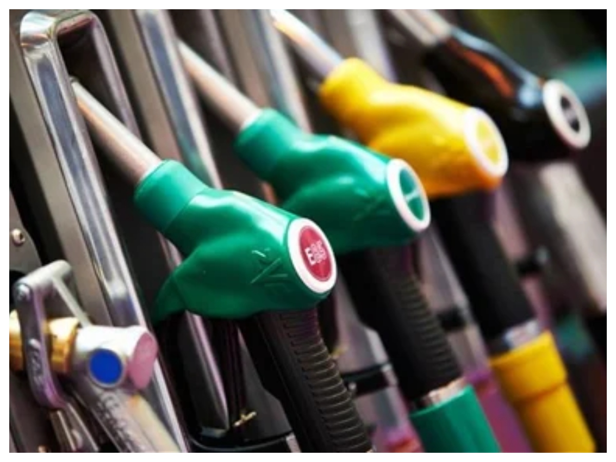 Petrol diesel price: अंतरराष्ट्रीय तनाव का असर, भारत में पेट्रोल-डीजल महंगे होने की आशंका, जानें ताजा रेट - Photo Gallery