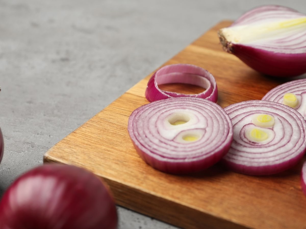 कच्चा प्याज हर किसी के लिए नहीं! जानें किन लोगों को इससे रहना चाहिए दूर? - Photo Gallery