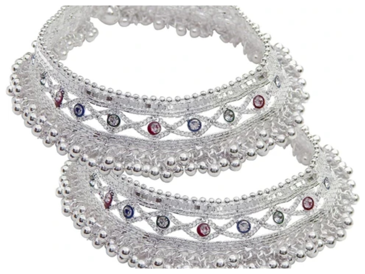 Ways to clean silver anklets: चांदी की पायल को घर पर ऐसे करें साफ, मिनटों में पाए नई जैसी चमक - Photo Gallery