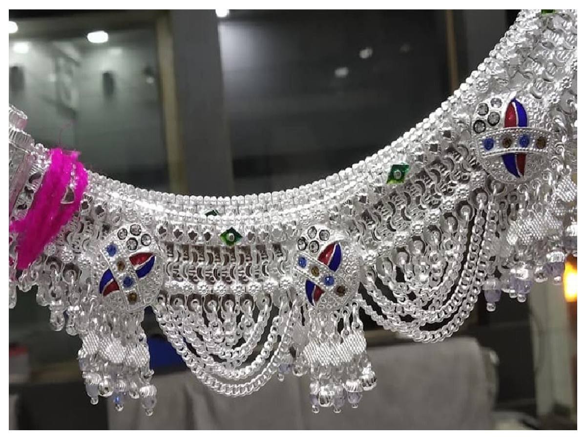 Ways to clean silver anklets: चांदी की पायल को घर पर ऐसे करें साफ, मिनटों में पाए नई जैसी चमक - Photo Gallery