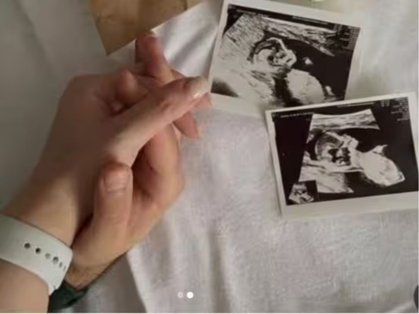 naagin-fame-surbhi-jyoti-pregnant-with-twins-actress-shared-good-news-with-fans खुशियों की डबल डोज! टीवी की ‘नागिन’ ने किया प्रेग्नेंसी का ऐलान; जुड़वां बच्चों की बनने वाली हैं मां