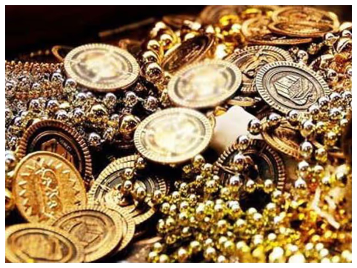 Tirupati Balaji Temple: तिरुपति में क्यों है बाल दान और चढ़ावे की परंपरा? जानिए भगवान से जुड़ी रहस्यमयी कहानी - Photo Gallery