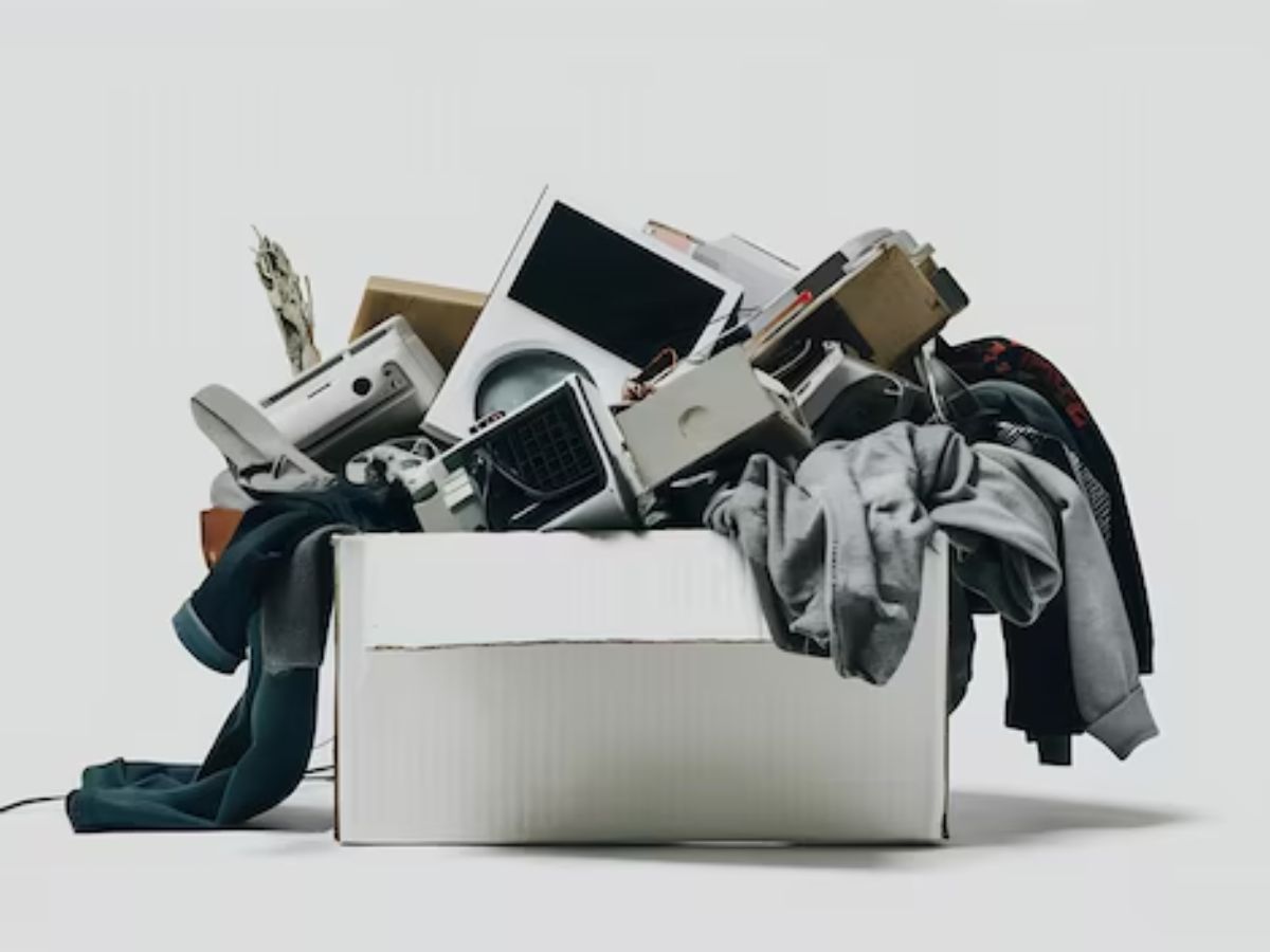 Vastu Tips: अपने किचन में गलती से भी न रखें ये चीजें, घर में हमेशा बना रहेगा तनाव, नहीं आएंगी मां लक्ष्मी - Photo Gallery