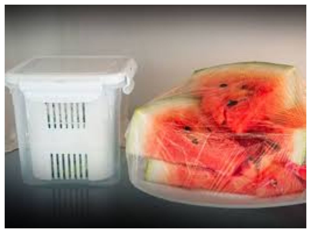 Watermelon in the fridge: क्या फ्रिज में रखा तरबूज सच में बन जाता है ज़हर? सेहत के लिए खतरा या गलतफहमी? जानिए सच्चाई - Photo Gallery